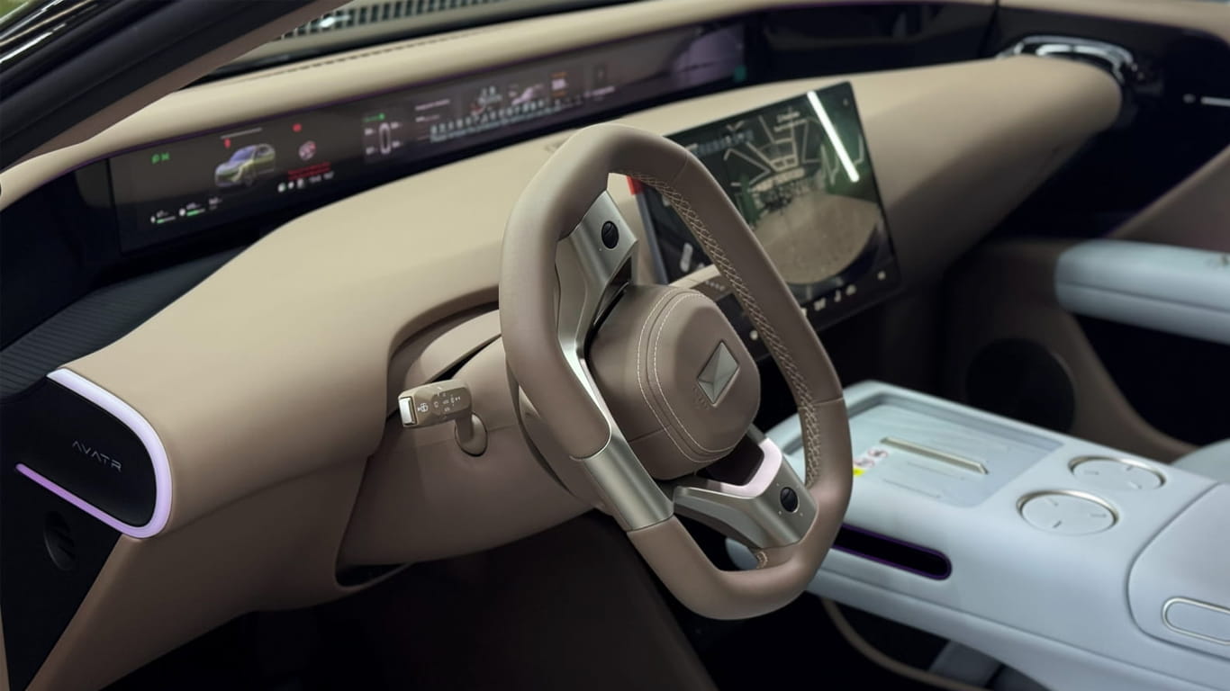 oklejka-antigravijnoj-plenkoj-avatr-07_0000_1