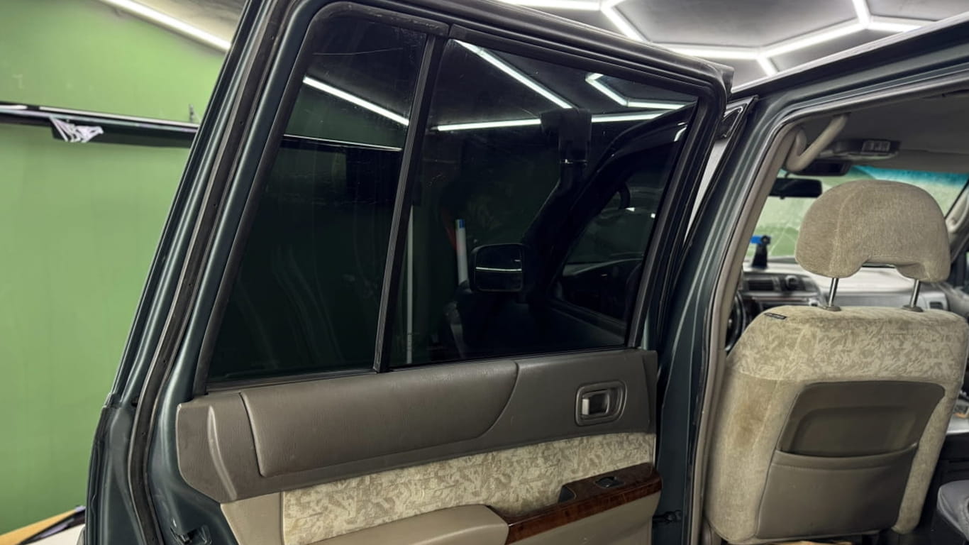 tonirovka-stekol-avto-deepal-s05_0002_3