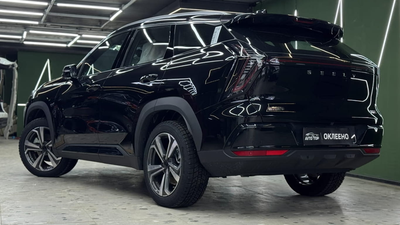 oklejka-antigravijnoj-plenkoj-geely-atlas-2025_0001_2